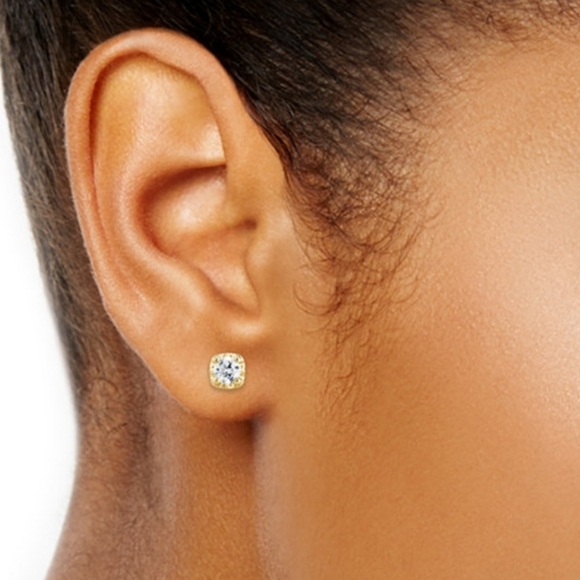 Diamond Stud Earrings (1/2 ct. tw.) 14k Yellow Gold - Picture 1 of 16